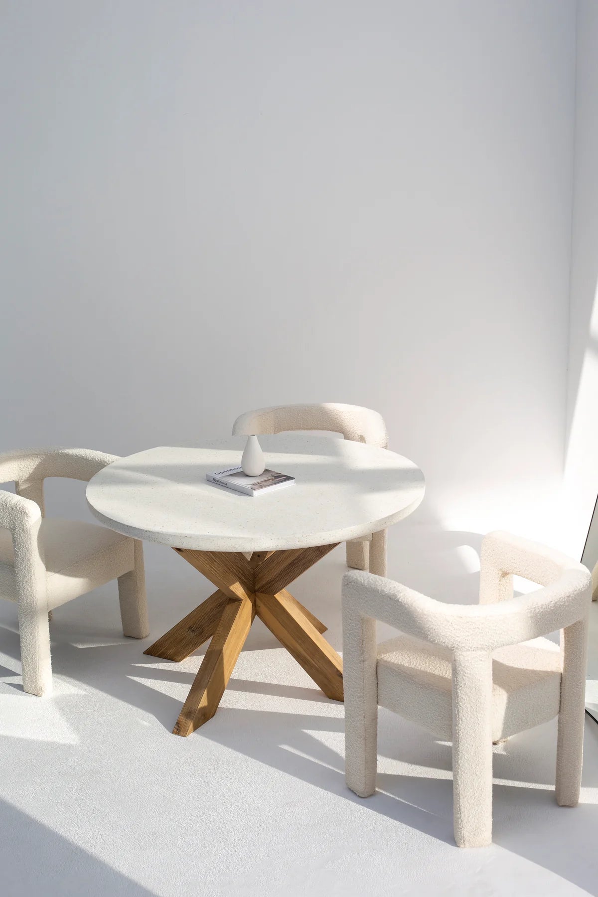 Rabit White Beton Yemek Masası